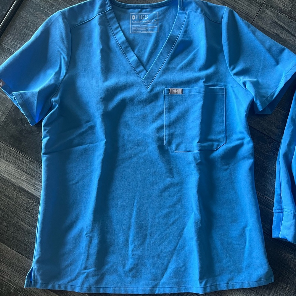Capri Blue Figs Scrub set - Picture 4 of 5